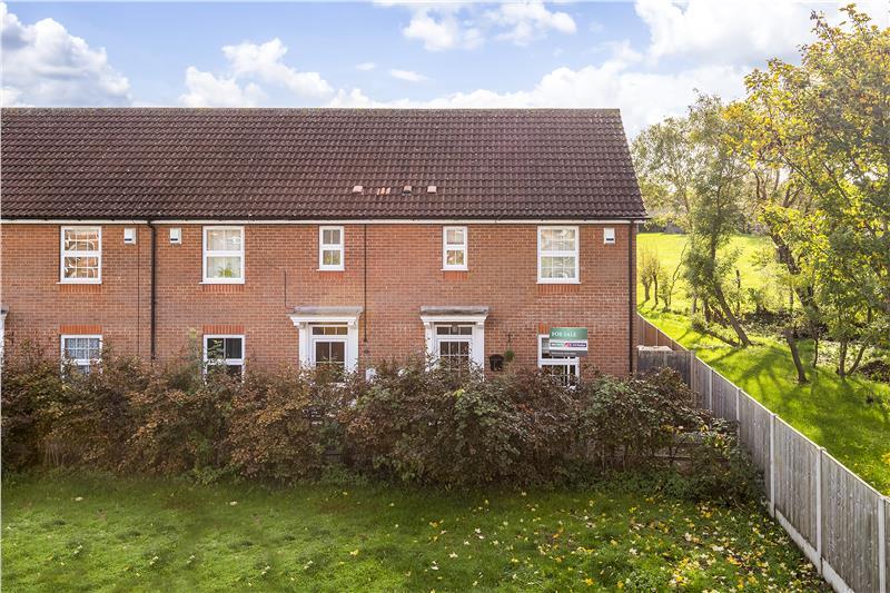27 Northfield Road, Welton, Lincoln, Lincolnshire, LN2 3FF 3 bed house
