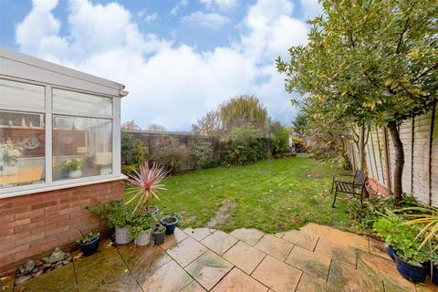 3 bedroom semi-detached house for sale - Lincoln Way, Harlington