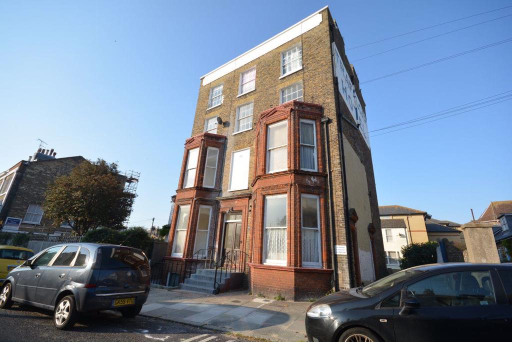Royal Road, Ramsgate, CT11 9LF Studio £550 pcm (£127 pw)