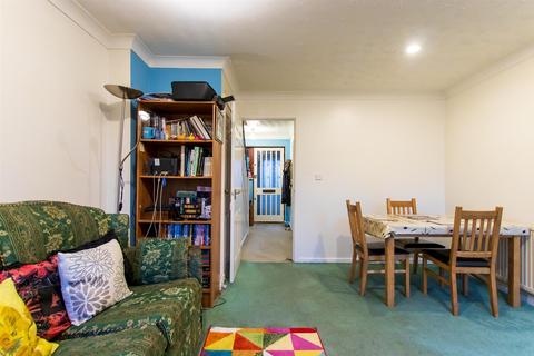 20 Fox Road, Haslemere, GU27 1RG