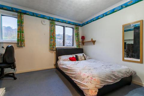 20 Fox Road, Haslemere, GU27 1RG