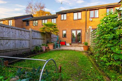 20 Fox Road, Haslemere, GU27 1RG