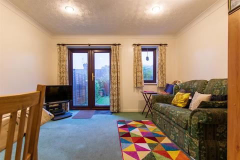 20 Fox Road, Haslemere, GU27 1RG