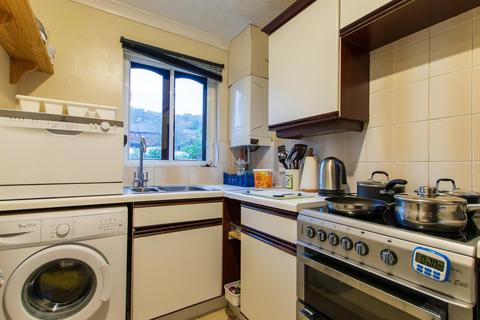 20 Fox Road, Haslemere, GU27 1RG