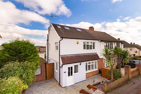 4 bedroom semi-detached house for sale - Centre Avenue, Epping