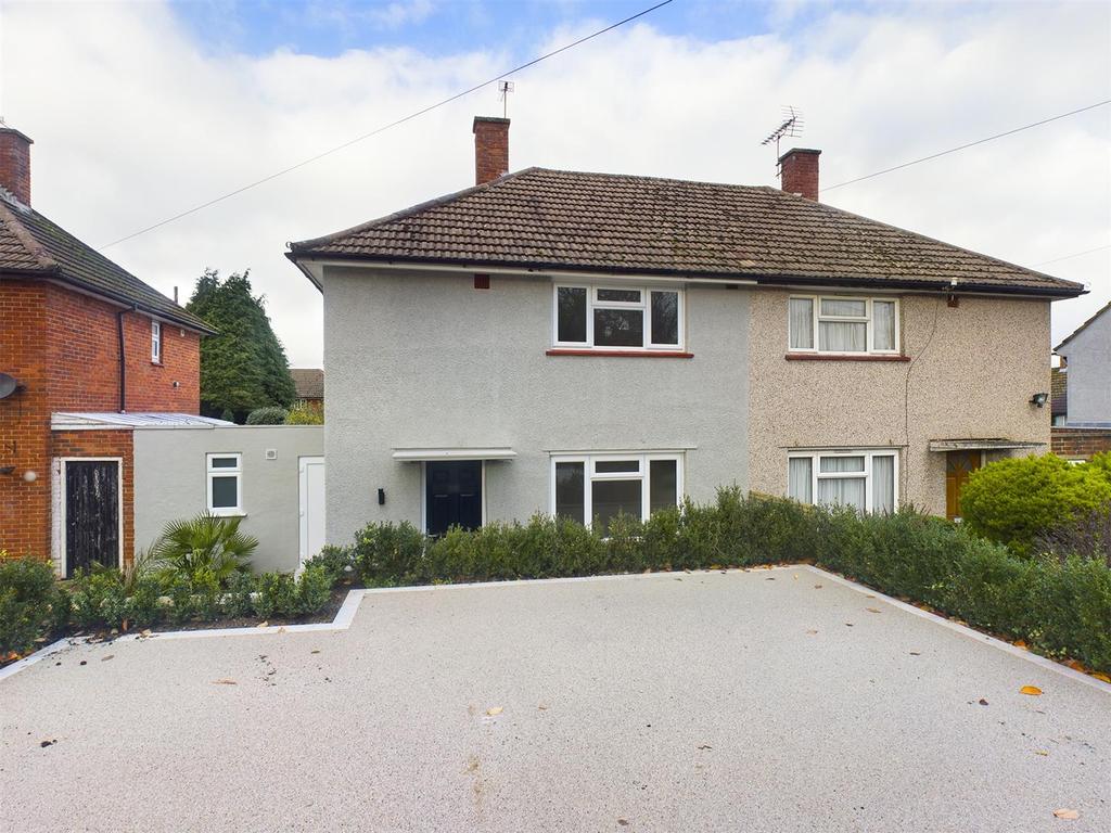 Headley Drive, New Addington, Croydon, Surrey 3 bed semidetached house