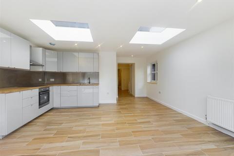 25 Headley Drive, New Addington, Croydon, CR0 0QH