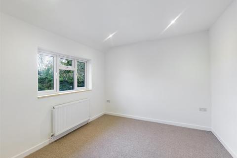 25 Headley Drive, New Addington, Croydon, CR0 0QH