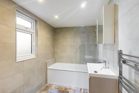 25 Headley Drive, New Addington, Croydon, CR0 0QH