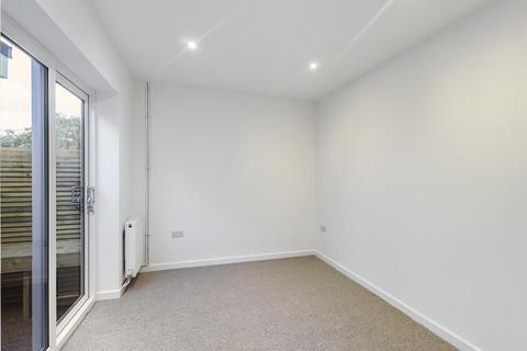 25 Headley Drive, New Addington, Croydon, CR0 0QH