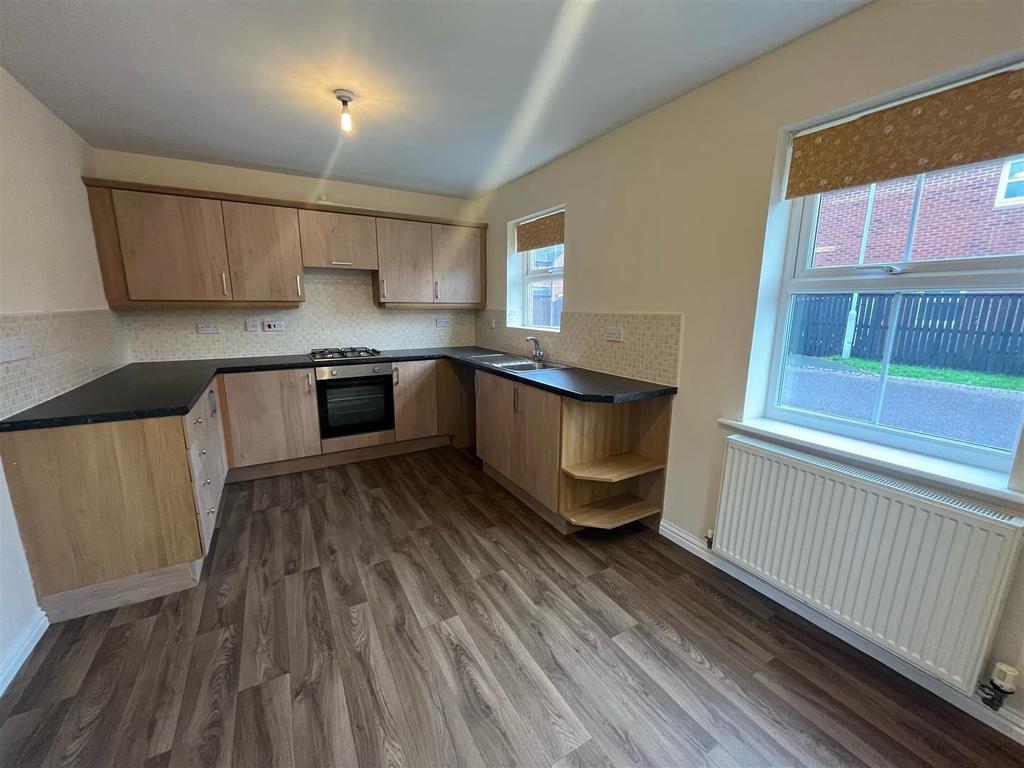 Central Grange, St. Helen Auckland... 3 bed semidetached house £650