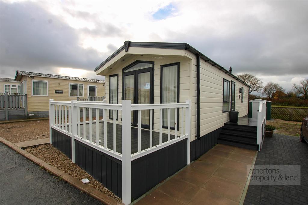 Ledale Mobile Home Park, Clayton Le... 2 bed park home £99,995