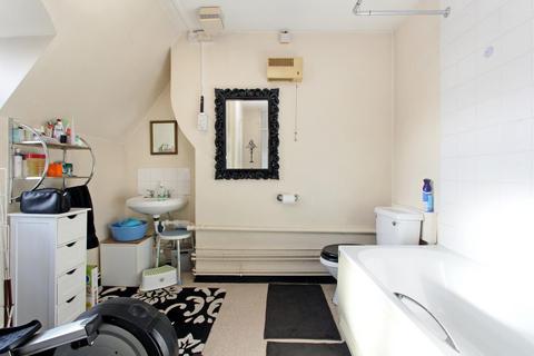 Flat 15, Cameron House Comber Grove, London, SE5 0UJ