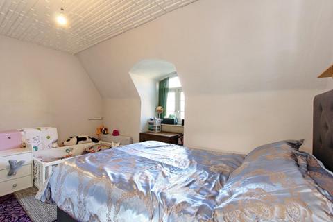 Flat 15, Cameron House Comber Grove, London, SE5 0UJ