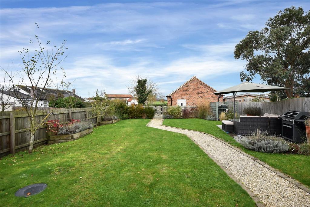 Main Street, Sibthorpe, Newark 2 bed semidetached house £350,000