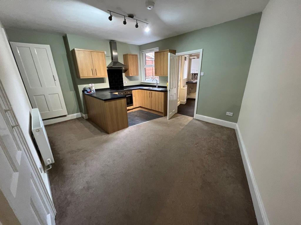 THORPE ROAD, MELTON MOWBRAY 3 bed terraced house £750 pcm (£173 pw)