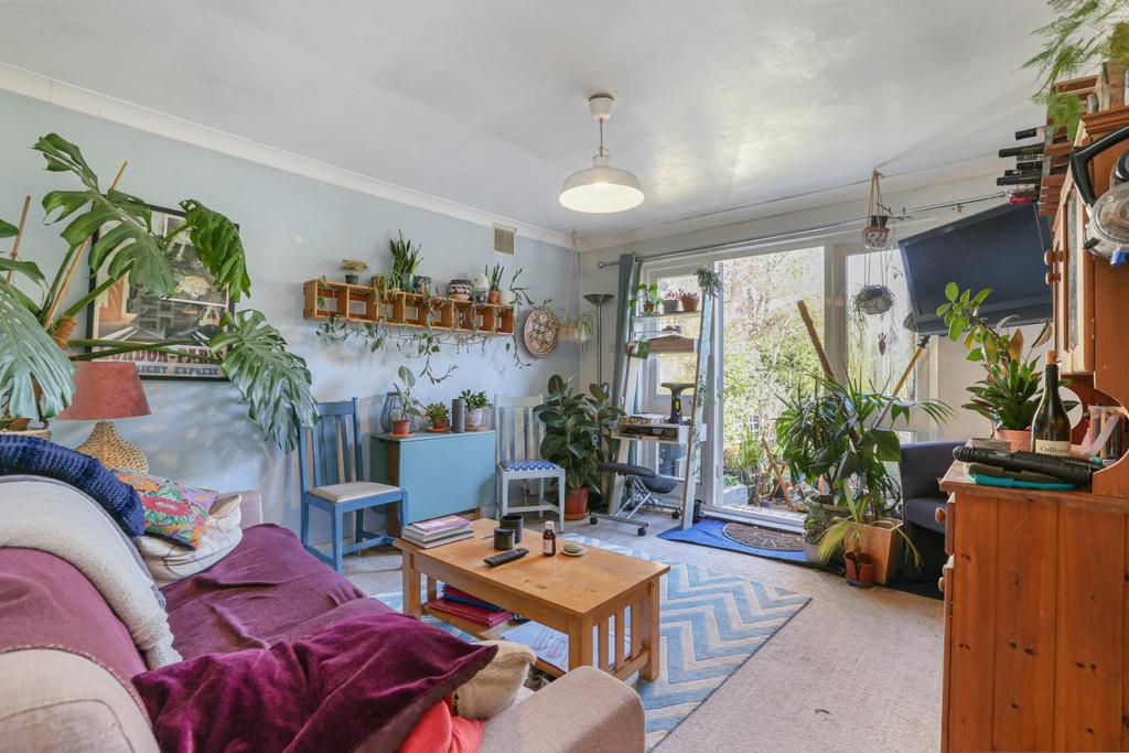 Westbourne Drive, Forest Hill,SE23 1 bed flat £1,350 pcm (£312 pw)