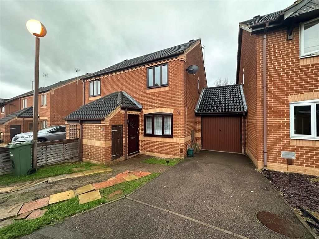 Crosby Court, Crownhill, Milton Keynes 2 bed semidetached house £