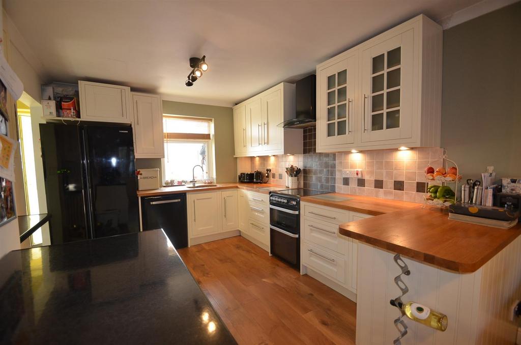 Parkside, Gravenhurst, Bedford 4 bed terraced house £375,000