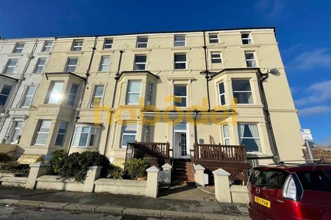 3 bedroom flat to rent - Bright Crescent, Bridlington