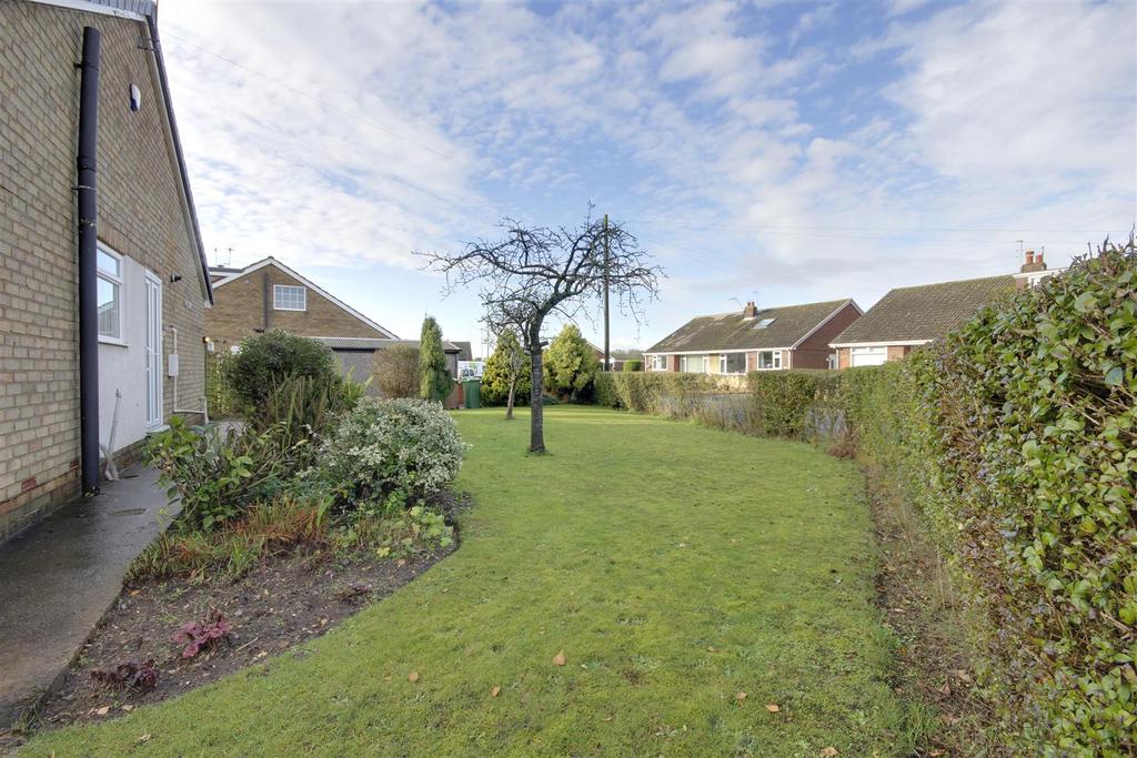 St Katherines Road, South Cave 2 bed semidetached bungalow £185,000