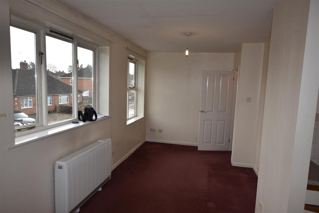 Bradgate Drive, Wigston,LE18 1 bed apartment £550 pcm (£127 pw)