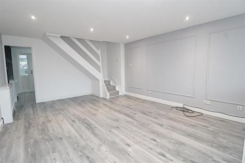 18 Harkness Close, Bletchley, Milton Keynes, MK2 3NB