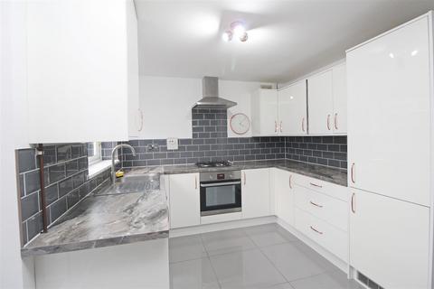 18 Harkness Close, Bletchley, Milton Keynes, MK2 3NB
