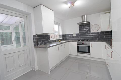 18 Harkness Close, Bletchley, Milton Keynes, MK2 3NB