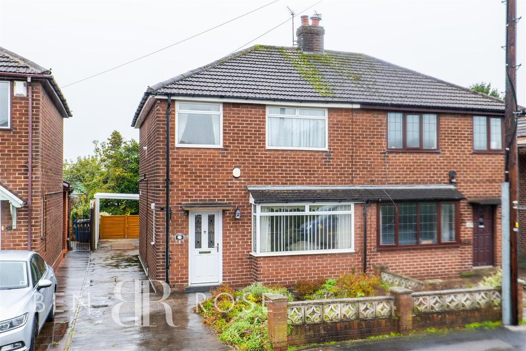 Hall Lane, Leyland 3 bed semidetached house £170,000