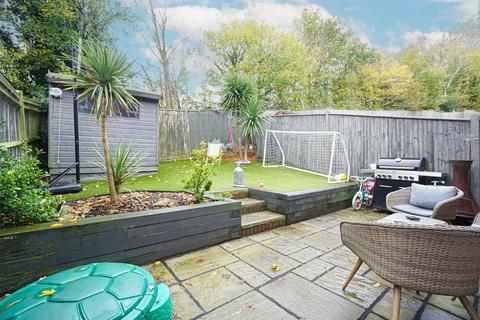 3 bedroom end of terrace house for sale - Etchingham Drive, St. Leonards-On-Sea