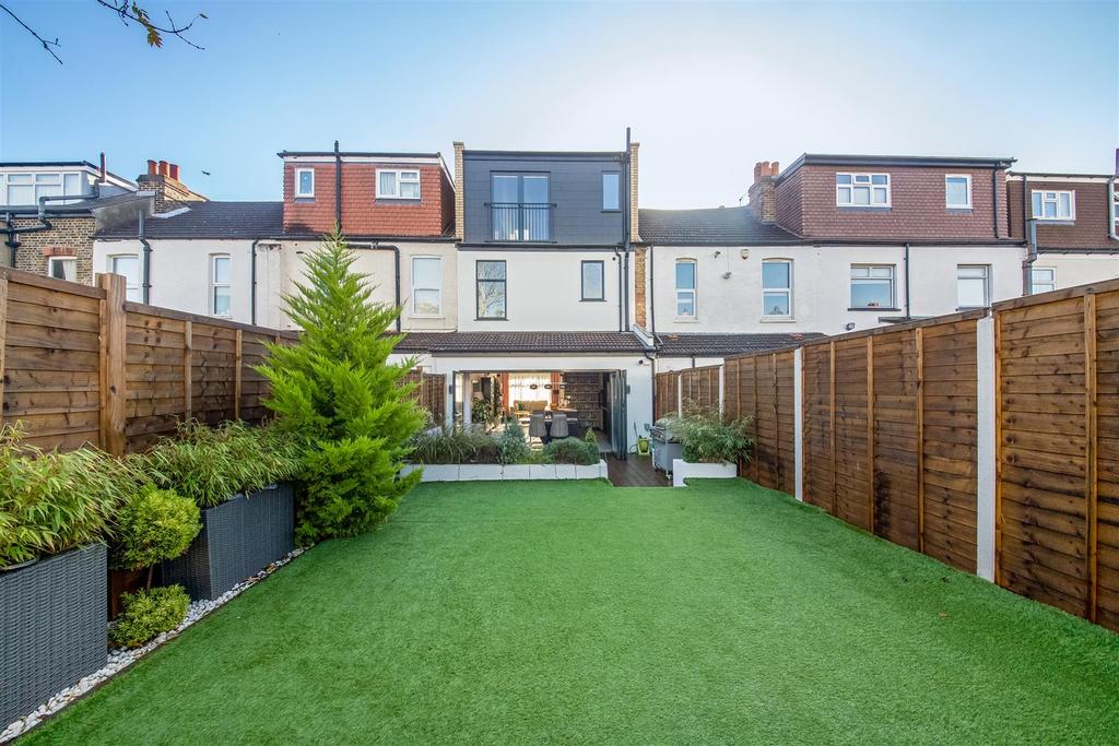 Garden/rear aspect