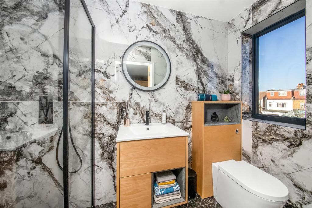 Ensuite shower room