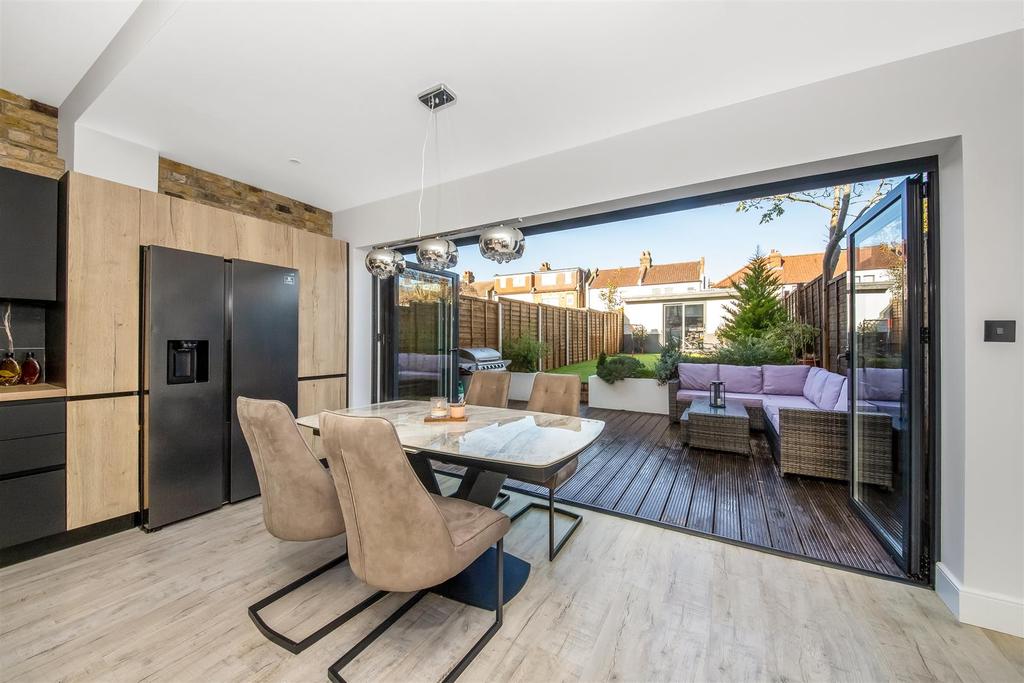 Dining area/garden