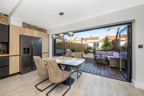 41 Arrol Road, Beckenham, BR3 4NX