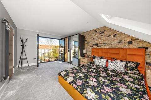 41 Arrol Road, Beckenham, BR3 4NX