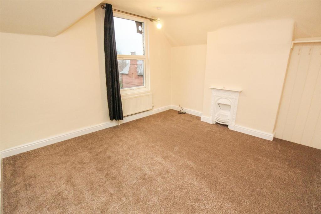 Ferrers Road, Oswestry 4 bed terraced house £950 pcm (£219 pw)