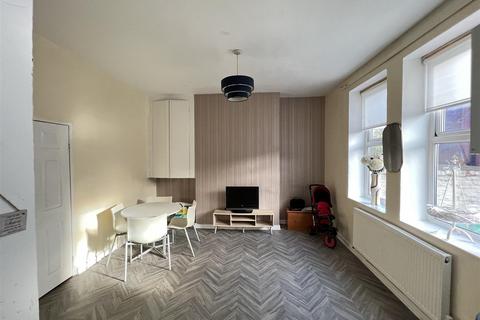 16 Allerton Road, Birkenhead, CH42 5LW
