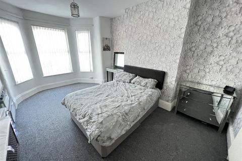 16 Allerton Road, Birkenhead, CH42 5LW