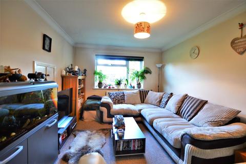 1 bedroom flat for sale - Suffolk Close, Slough