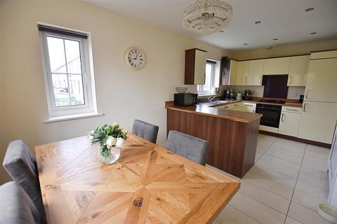 67 Castleton Grove, Haverfordwest, SA62 4AF