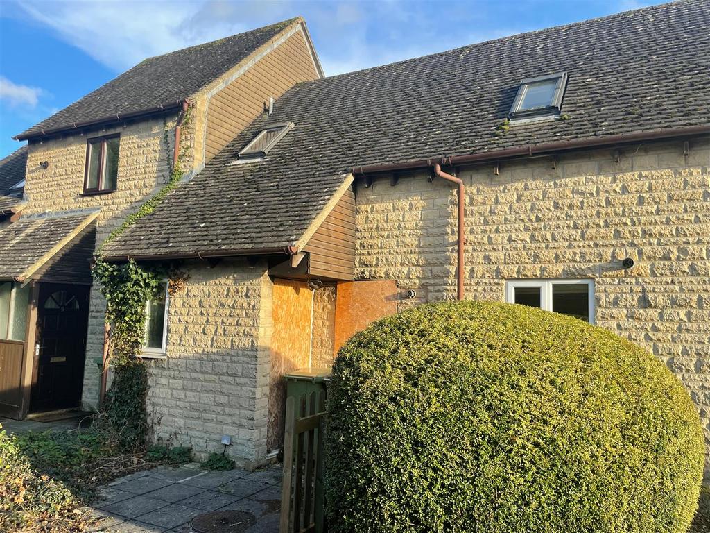 Station Meadow, BourtonOnTheWater... 1 bed terraced house £100,000
