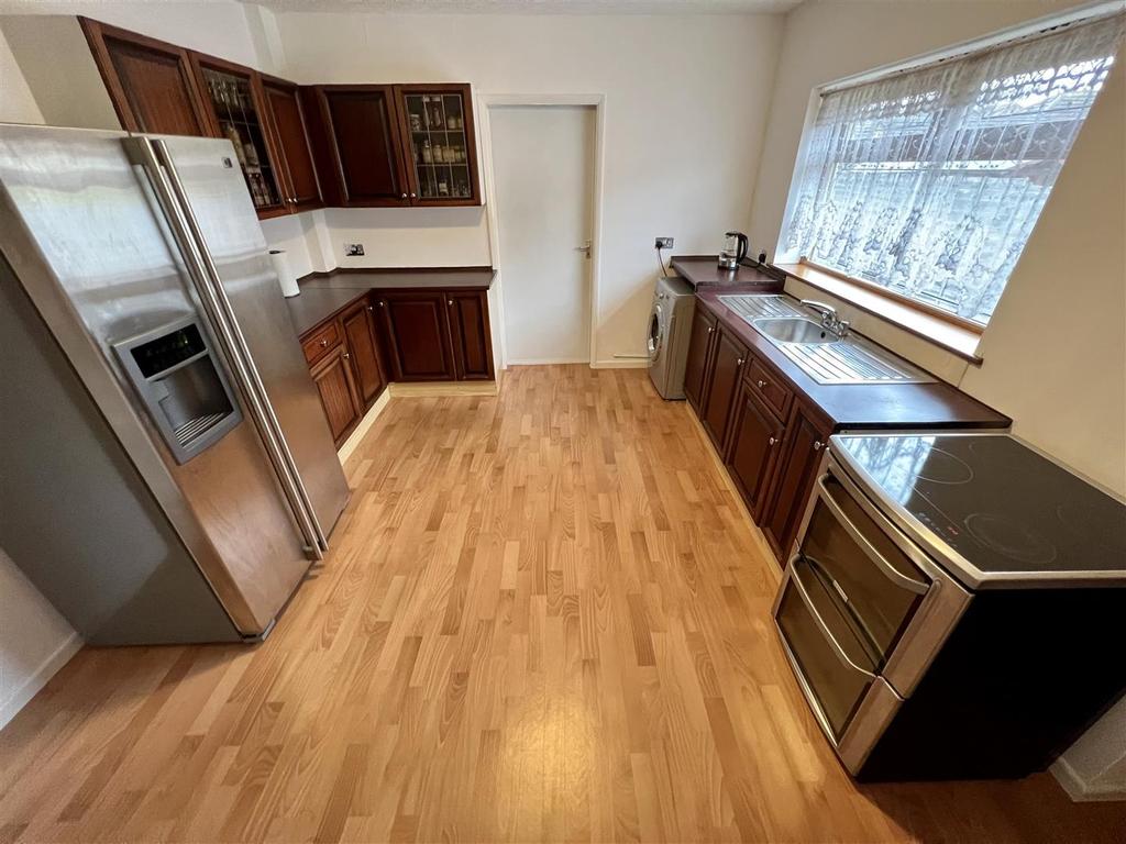 Sheaf Lane, Sheldon, Birmingham 4 bed detached bungalow £375,000