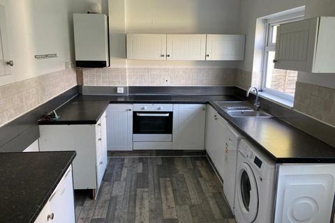 5 bedroom house to rent - South Street, Romford