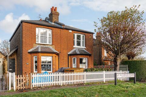 3 bedroom semi-detached house for sale - Weston Green Road, Esher
