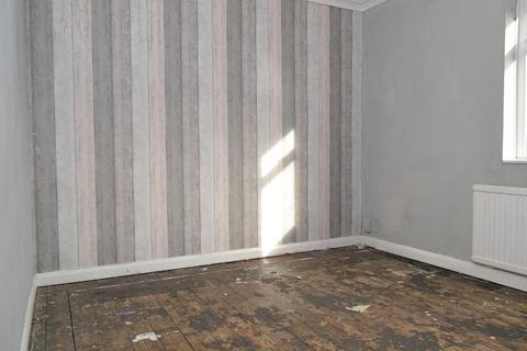 18 Seventh Avenue, Oldham, OL8 3SE