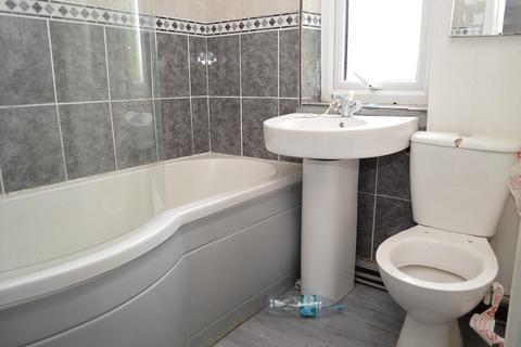 18 Seventh Avenue, Oldham, OL8 3SE