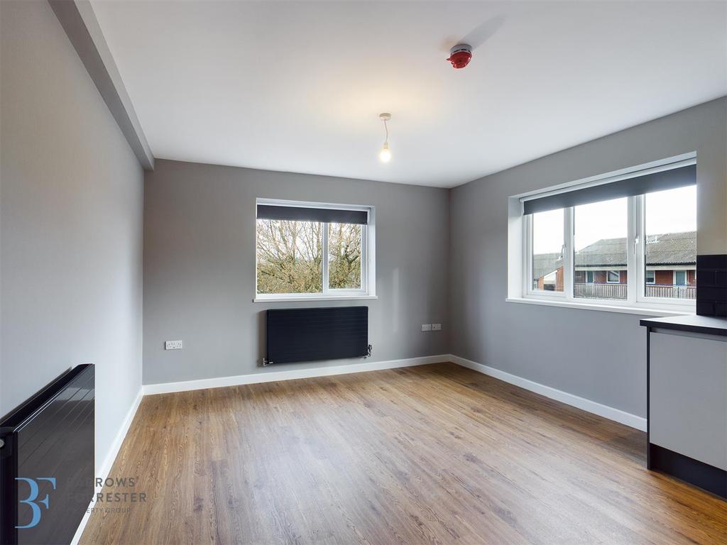 Tanhouse Lane, Redditch 1 bed block of apartments £750 pcm (£173 pw)
