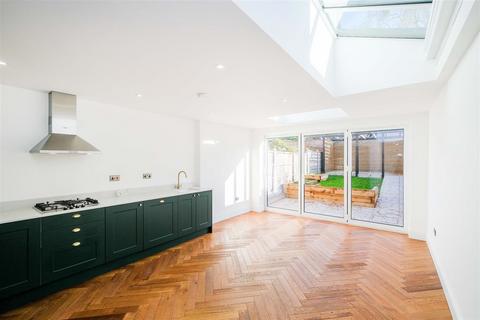 76 Aveling Park Road, London, E17 4NT
