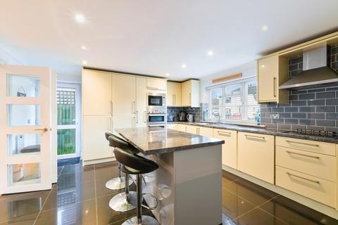 4 bedroom detached house for sale - Buckland Road, Lower Kingswood, Tadworth